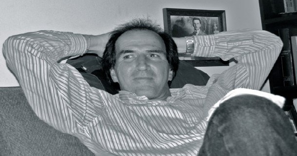 Manuel Mejía :   «La literatura de ficción no puede ni debe ser  estandarte de nada ni bandera de nada.»
